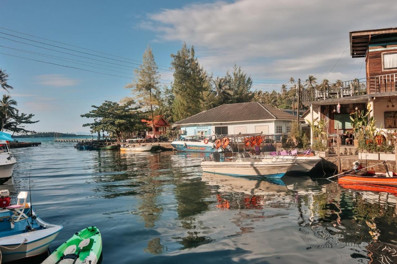 Baan Rabieng Talay Homestayบ้านระเบียงทะเล โฮมสเตย์เกาะกูด Ko Kut Extérieur photo