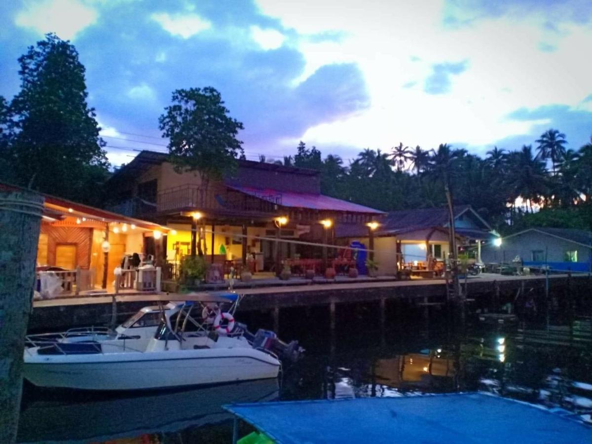 Baan Rabieng Talay Homestayบ้านระเบียงทะเล โฮมสเตย์เกาะกูด Ko Kut Extérieur photo